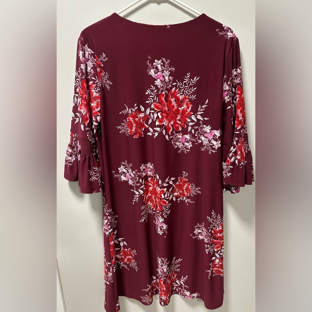 ROZ & ALI size LARGE Burgundy Floral  Dress. - Picture 2 of 7